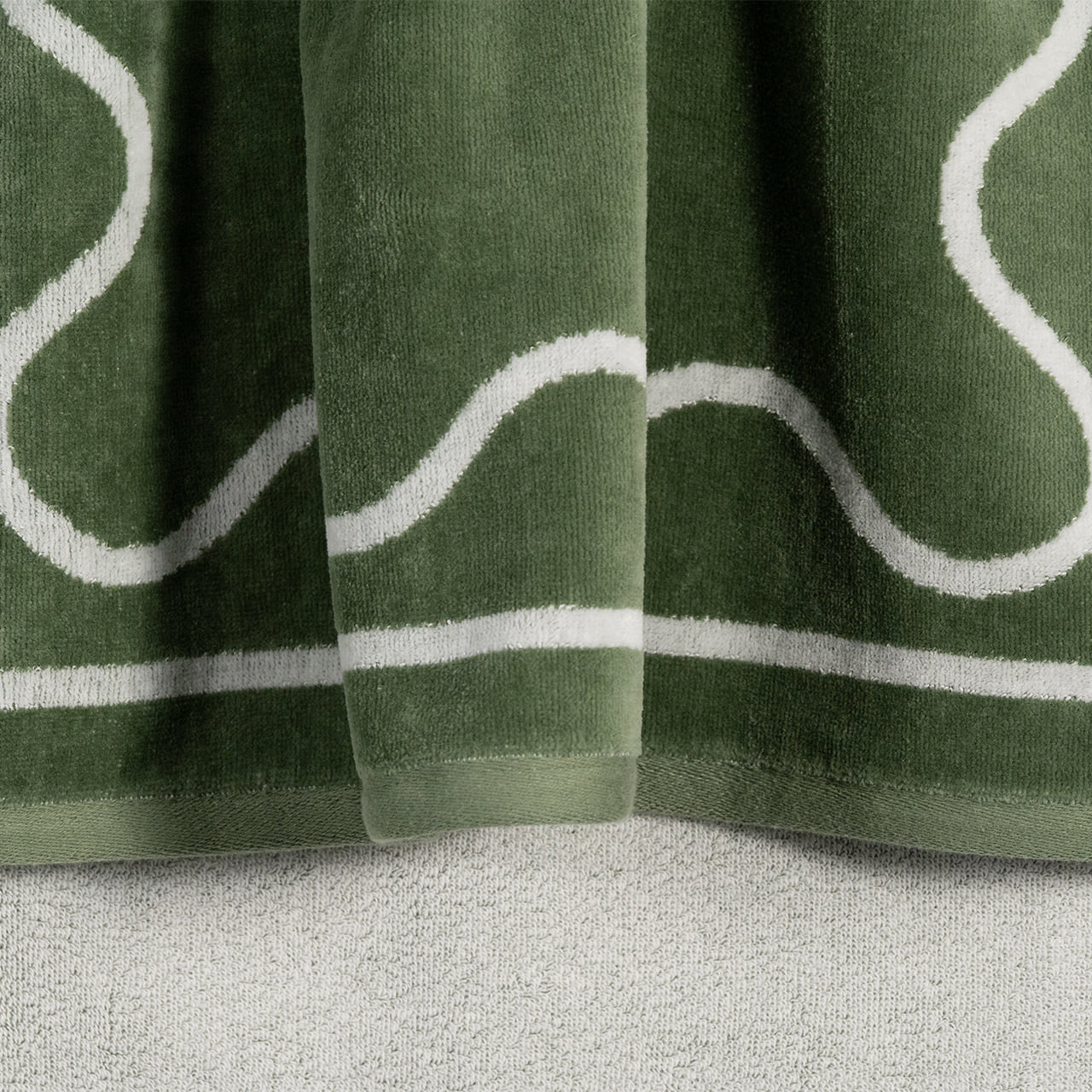 Sorrentina Velour Beach Towel - Scallop Olive