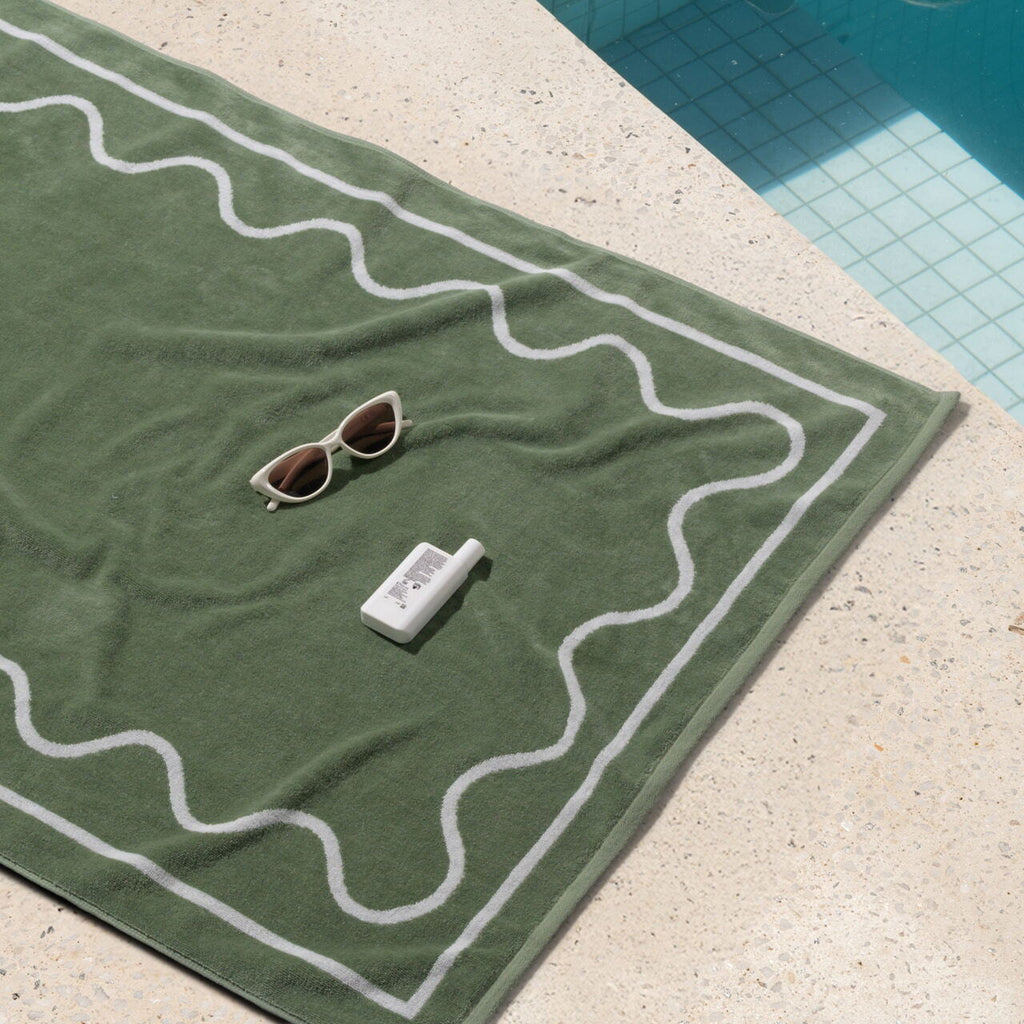 Sorrentina Velour Beach Towel - Scallop Olive