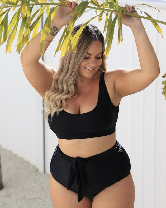 THALIA 'Basic Black’ Bikini Top