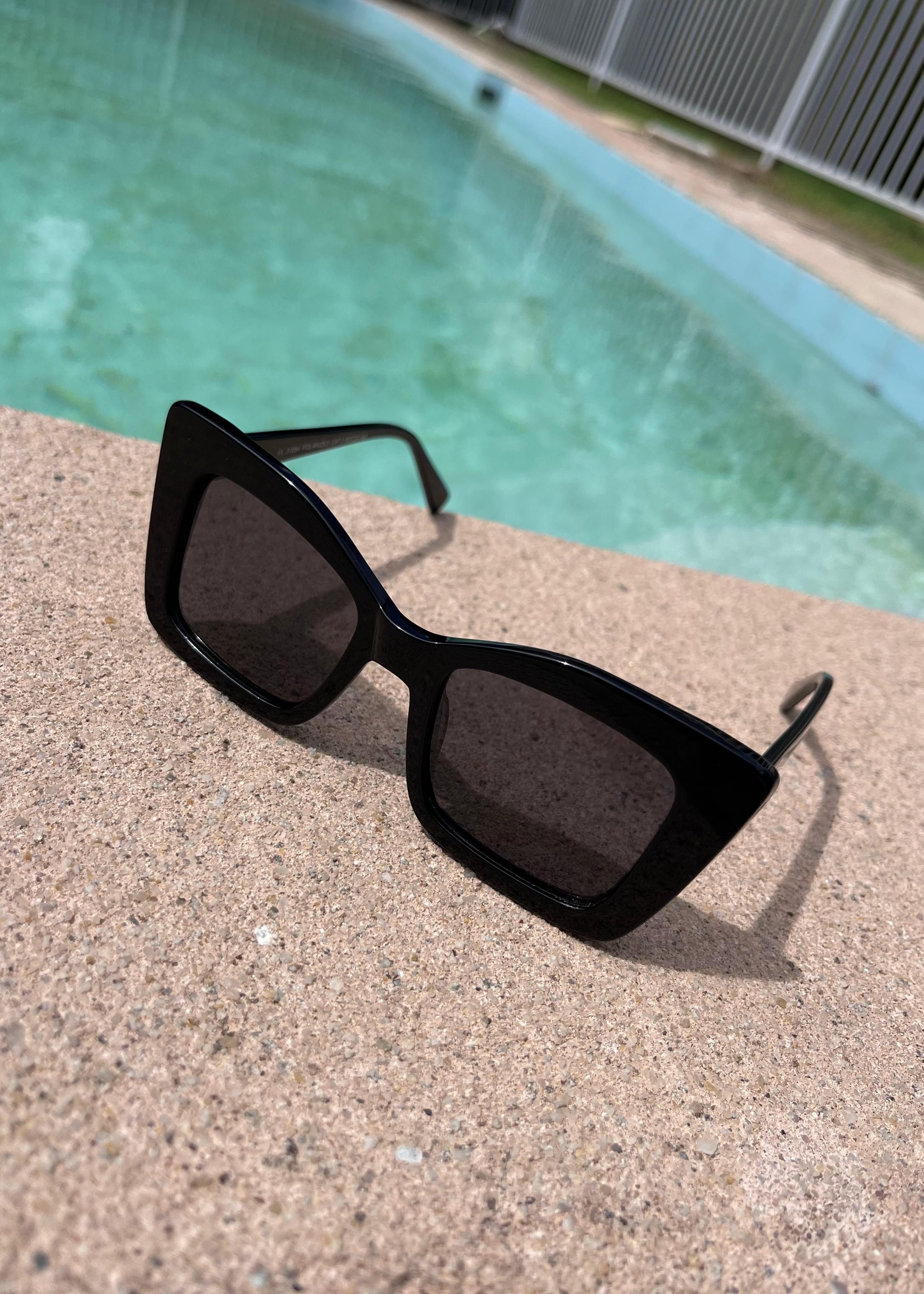 TIHANA Sunglasses BOLD BLACK